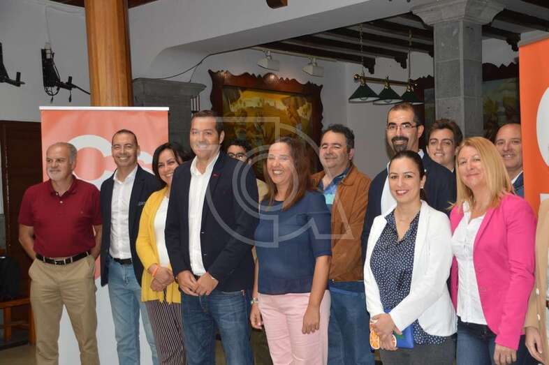 Momento de la presentación de la candidatura de Cs este jueves en El Casino de Telde (Foto TA)